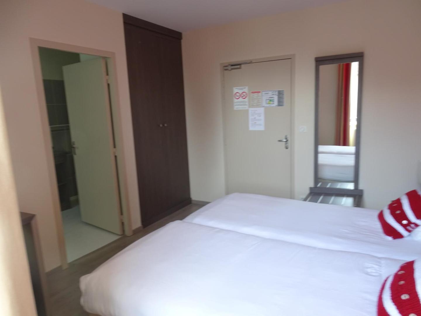Hotel De La Poste Tardets-Sorholus Экстерьер фото